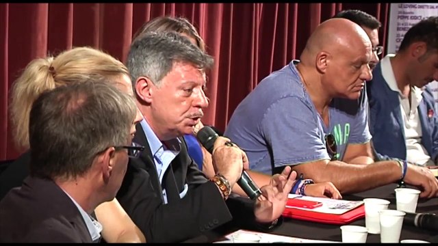 Napoli - Ridere , rassegna di spettacoli comici al Maschio Angioino (07.08.15)