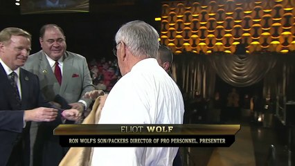 Ron Wolf receives his Hall of Fame gold jacket