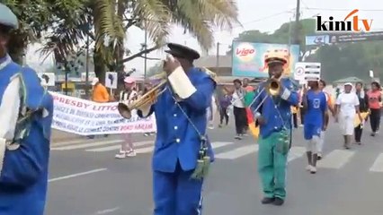 Cameroonians march to support fight against Boko Haram