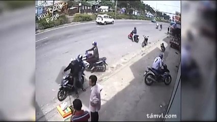 Dàn cảnh hỏi đường để cướp xe giữa ban ngày