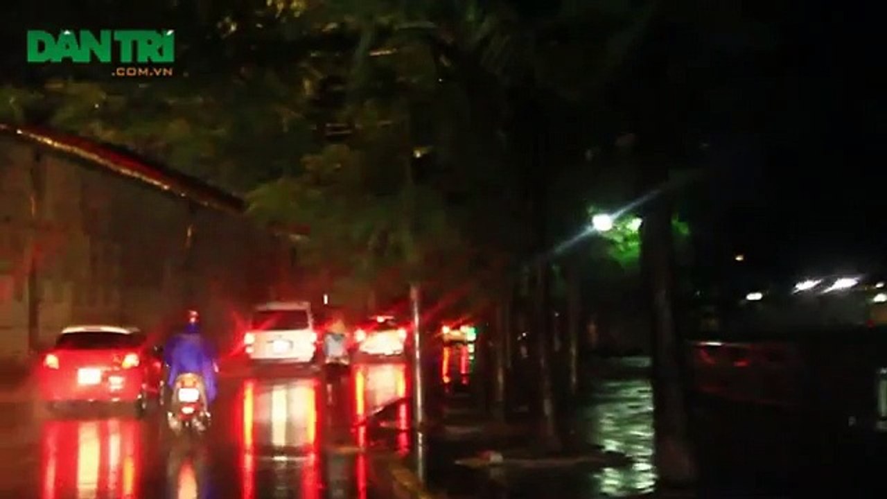 Công an truy quét phố mại dâm sông tô lịch