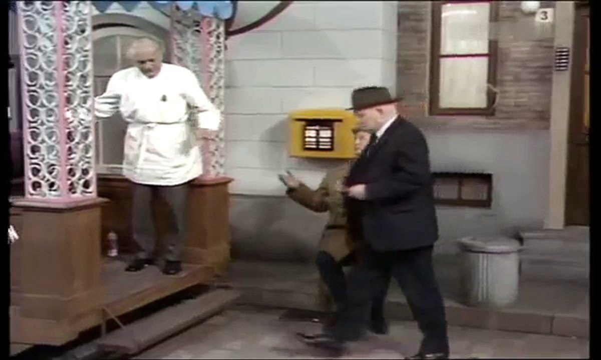 Henry Vahl - Als Friseur in der Rudi Carrell Show 1969