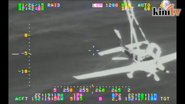 Pesawat mendarat cemas di Lautan Pasifik