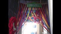 Elmo Birthday Party Decorations -  DIY : Streamer Curtains : Sesame Street Party Decorations