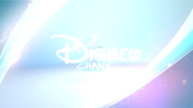 Disney Channel Mickey Mouse Club (Mickey Mouse Club) _ girl friends showing Mickey, Violet fragrance