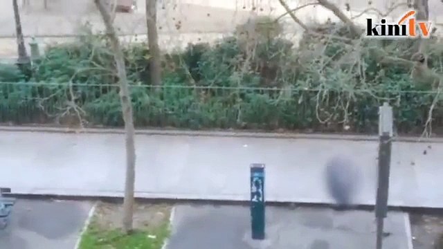 Charlie Hebdo: Video amateur papar penyerang tembak polis