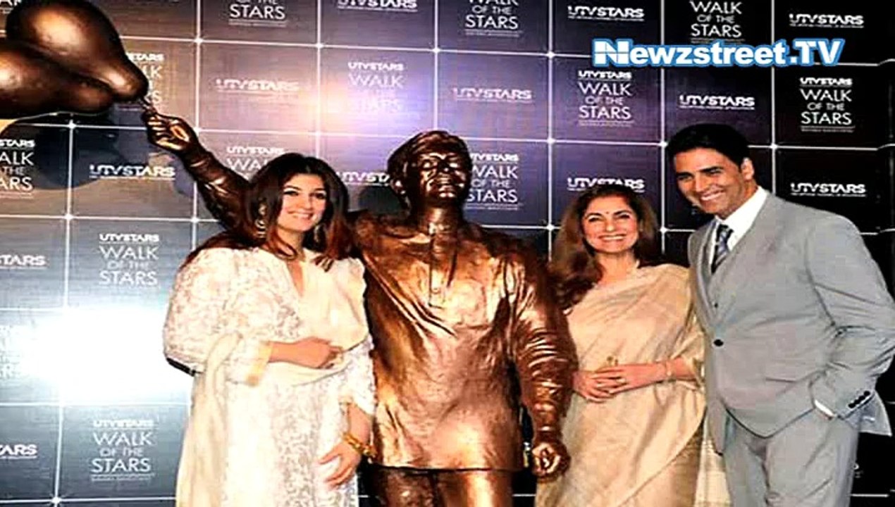 Supreme Court issues notices to Akshay Kumar, Dimple Kapadia