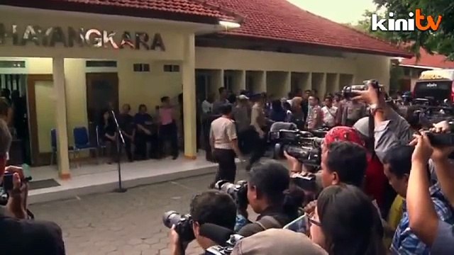 Body of AirAsia crash victim returned to family