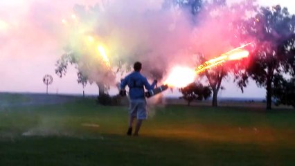 Фейерверк в качестве оружия (Fireworks as a weapon)
