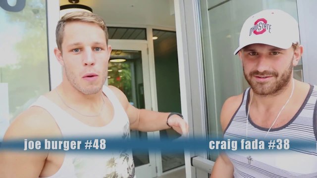 Des étudiants joueurs de Foot US présentent leur appart à la MTV Cribs!