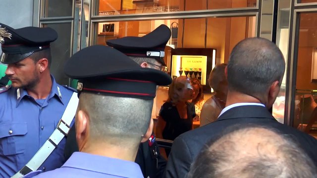 Napoli - Rapina alla gioielleria Bulgari, bottino da 500mila euro (07.08.15)
