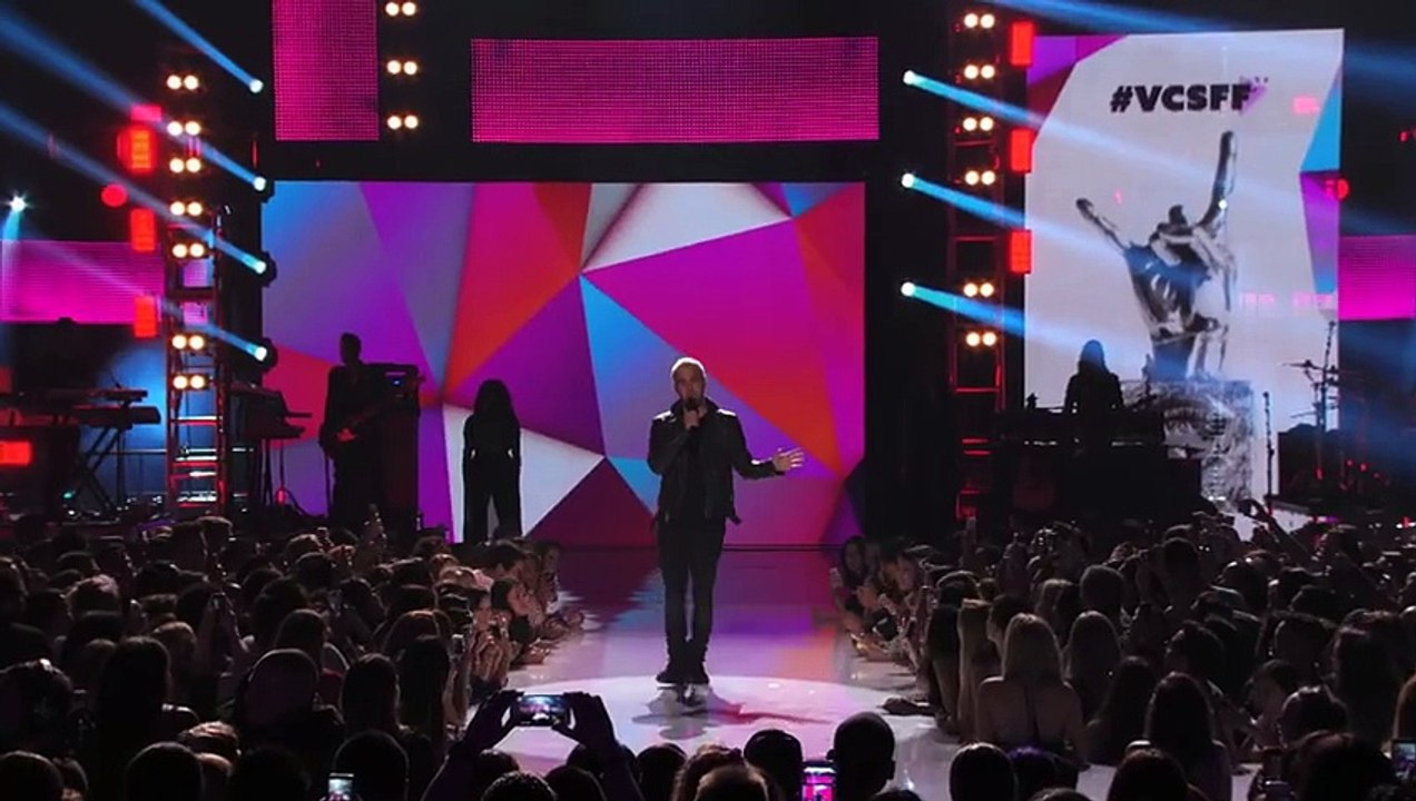 Pete Wentz - Pete Wentz Show Open (Vevo Certified SuperFanFest)