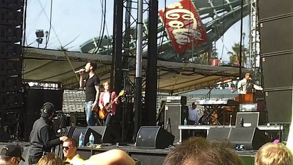 "SUNDAY MORNING" by Maroon 5