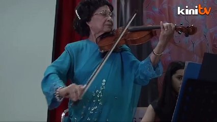 Siti Hasmah pukau hadirin dengan gesekan biola