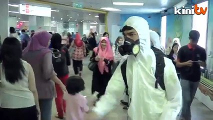 ‘Jejaka atom’ bantu  edar risalah anti loji nuklear