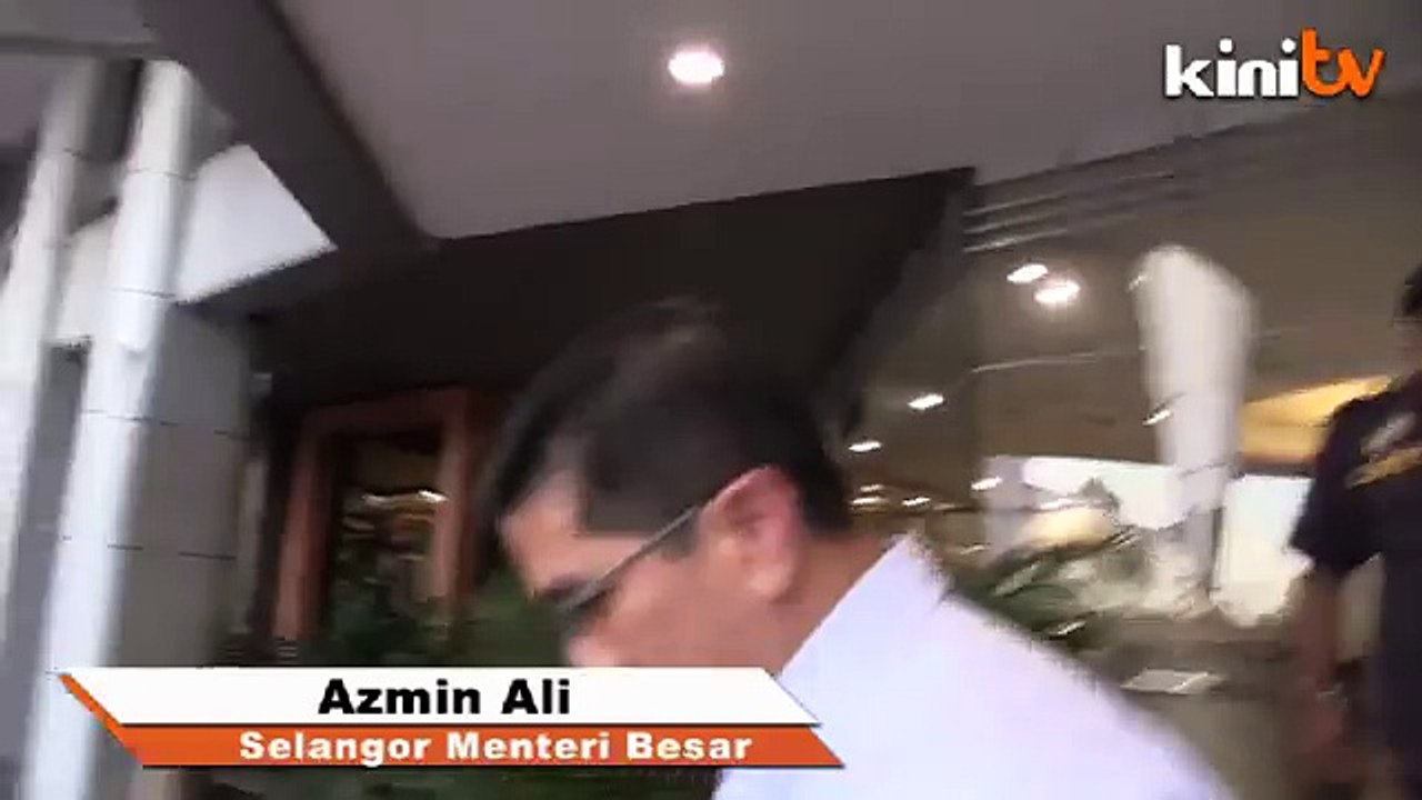 'Rushing' Azmin skips Anwar's title retraction poser