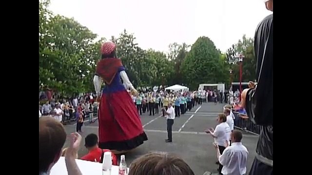 Carnaval de Prouvy - Cassel Harmony et la Géante des Amis de Gambrinus Steenvoorde