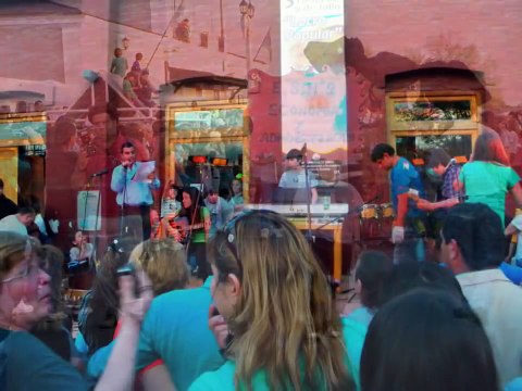 Desfile de Marionetas, Música & Danzas