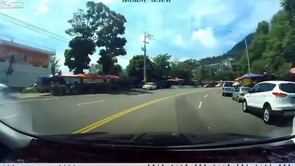 LiveLeak - Tag team scammers not go as planned-copypasteads.com