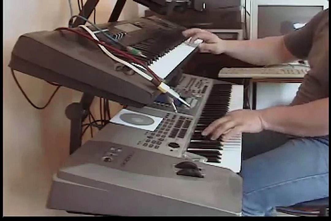 "DAVID Y SUS TECLADOS" - JUGUITO DE PIÑA