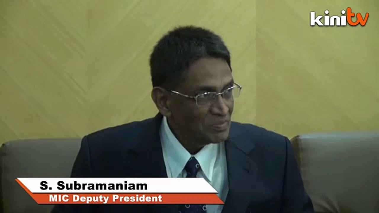 'Uneducated politicians use race for gains'