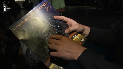 La tête dans les étoiles, depuis un télescope ou un smartphone