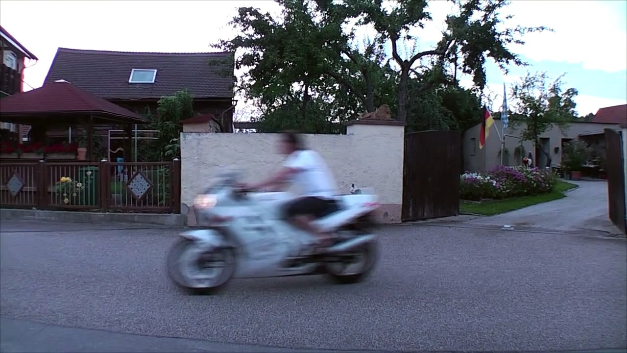 Honda VFR 750 F RC24 is awsome