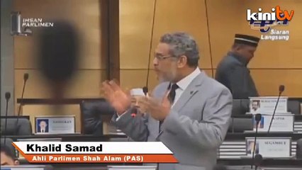 Descargar video: Umno MP calls DAP lawmaker 'pondan'