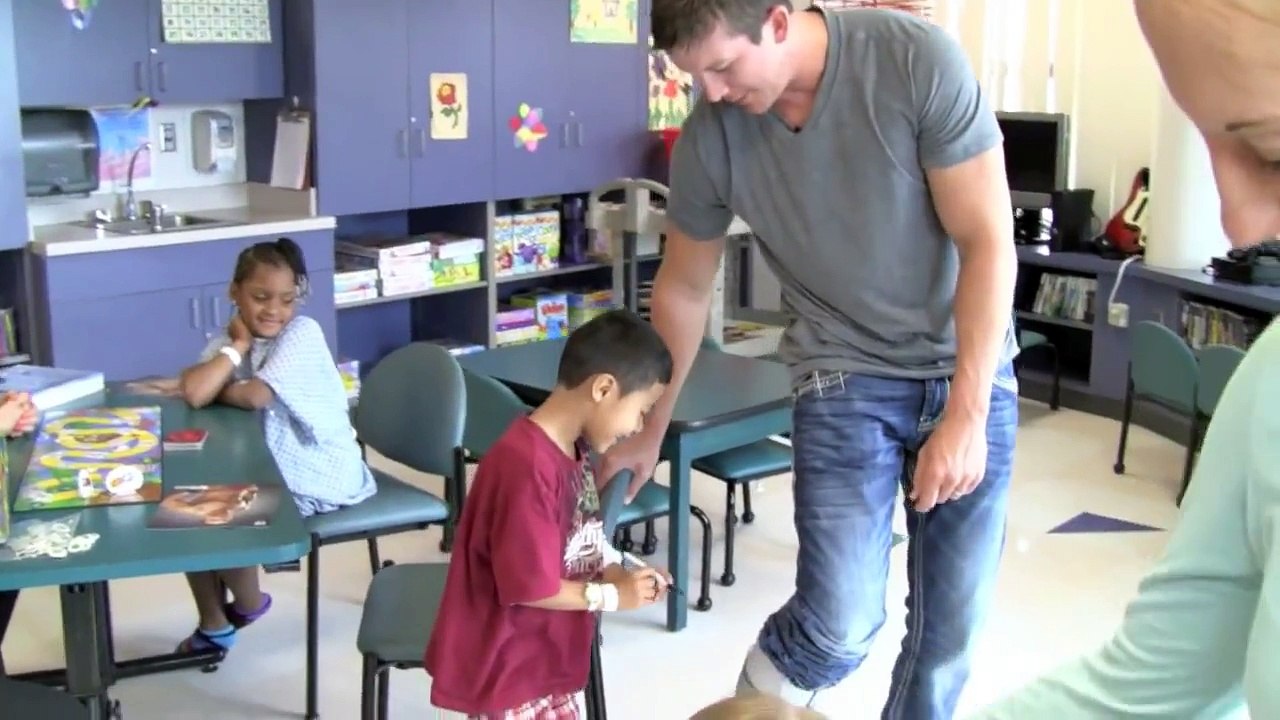 WWE Wrestler Ted DiBiase Jr. Thrills Patients and Staff at Batson Children's Hospital