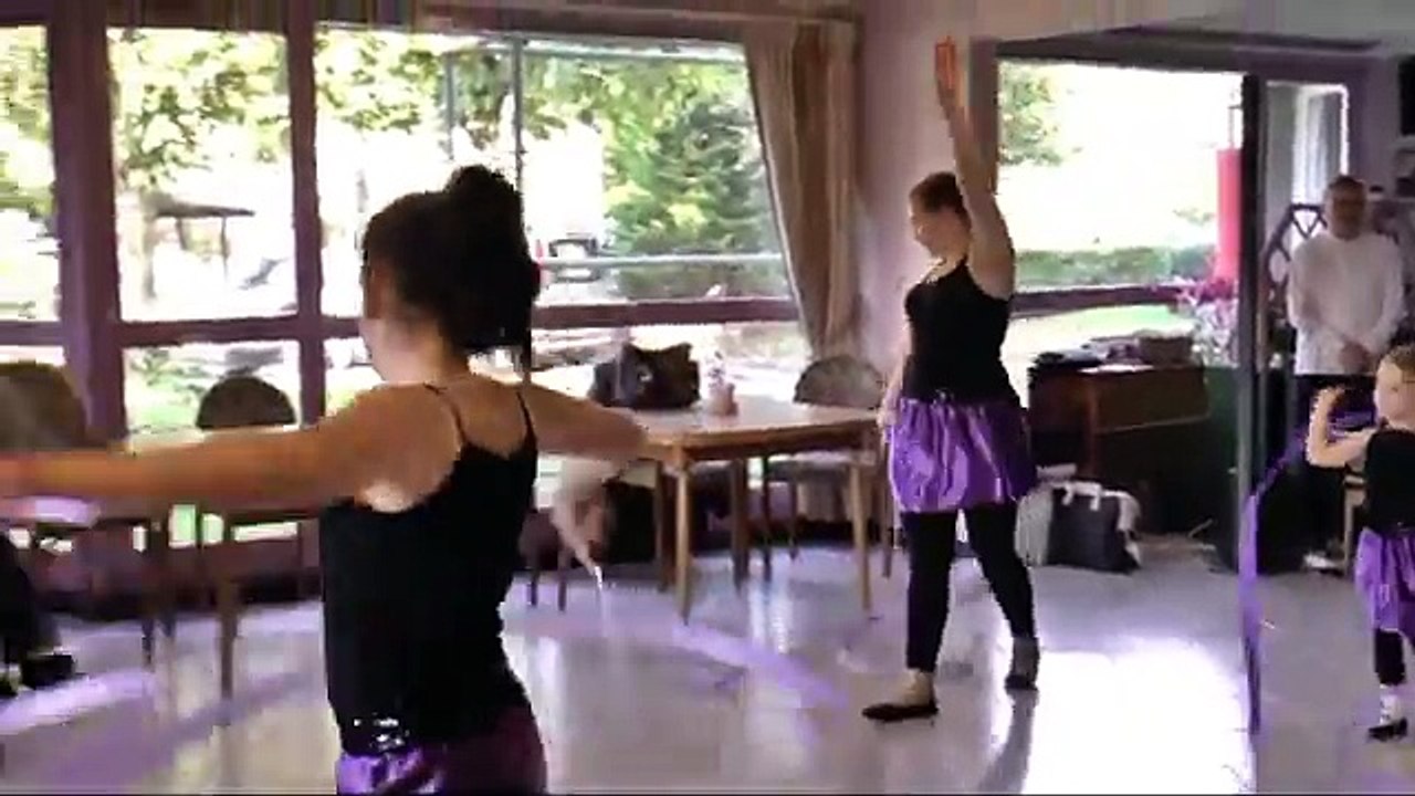 cHoReDaNsE et LoIsIrS - Milly la Forêt - Pompom girls - Landy et Majorettes