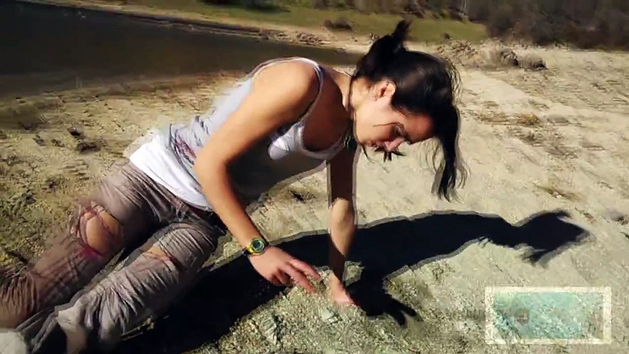 Tomb Raider "A survivor is born" Fan Film / Cosplay Lara Croft