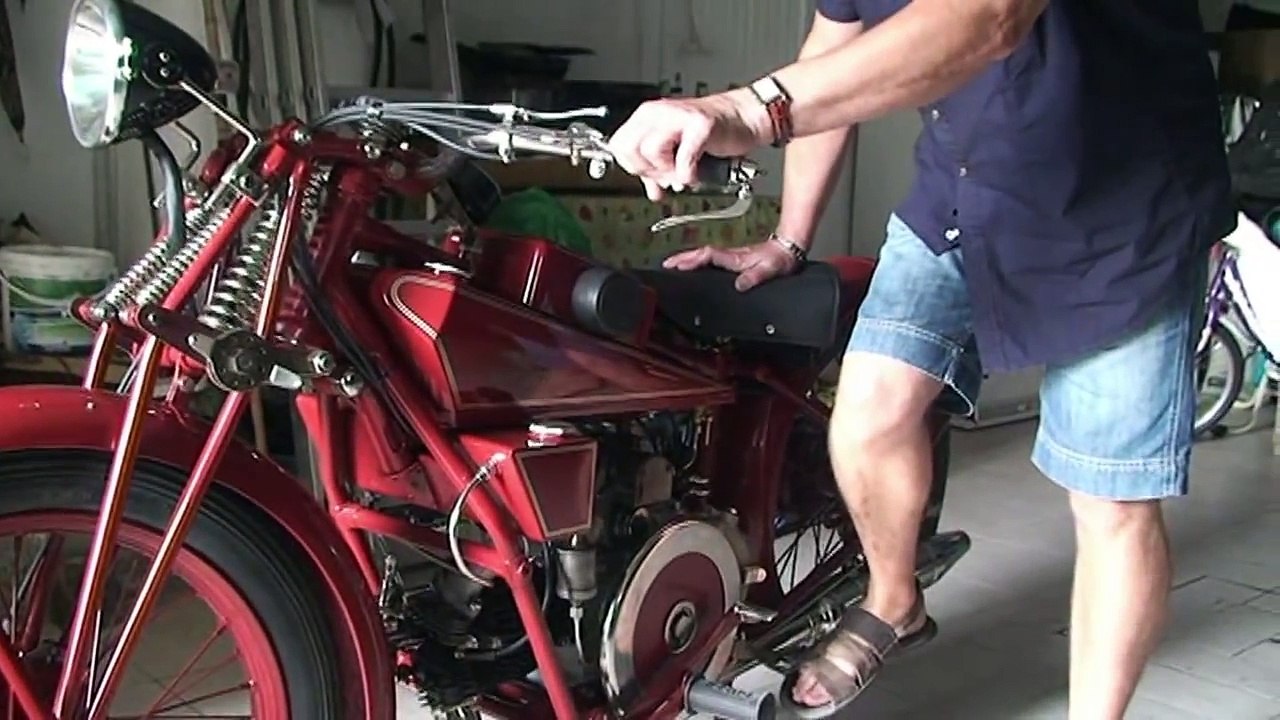 AVVIAMENTO MOTO GUZZI SPORT 14 2V.mp4