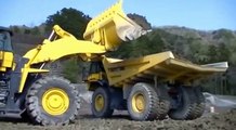 Komatsu dump truck HD785 and wheel loader WA900