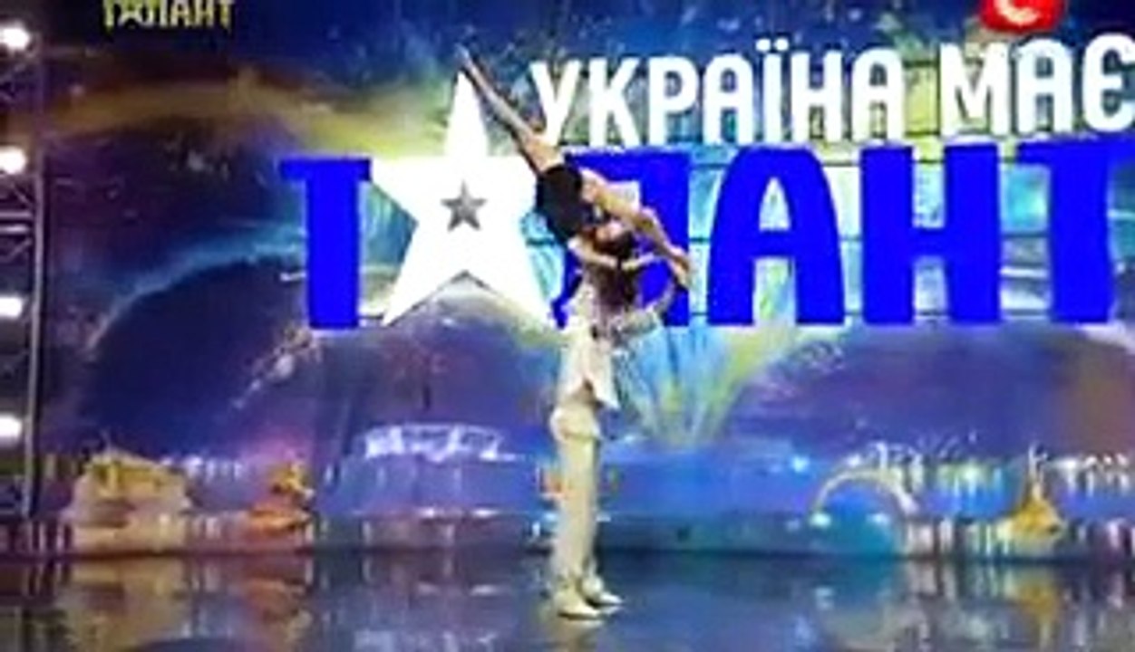 DANCE PERFORMANCE ON STAGE,