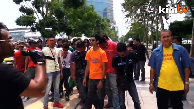 Penyokong Saiful dakwa penyokong Anwar dapat RM300