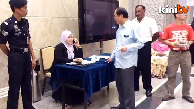 Ronnie Liu barred from entering courtroom