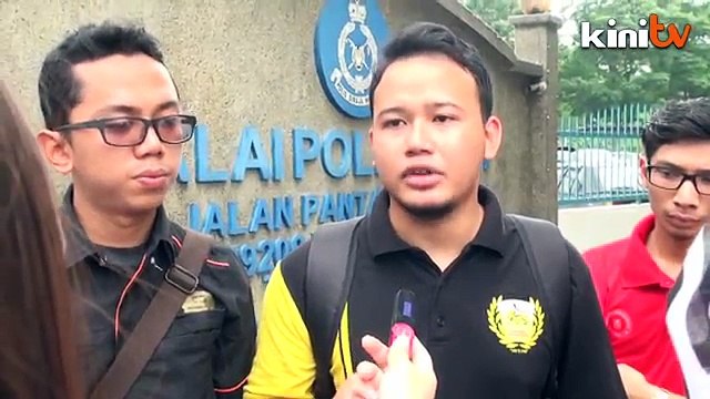 Students want no politics on campus