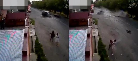 Dehşet anı kamerada... Son anda kurtuldular