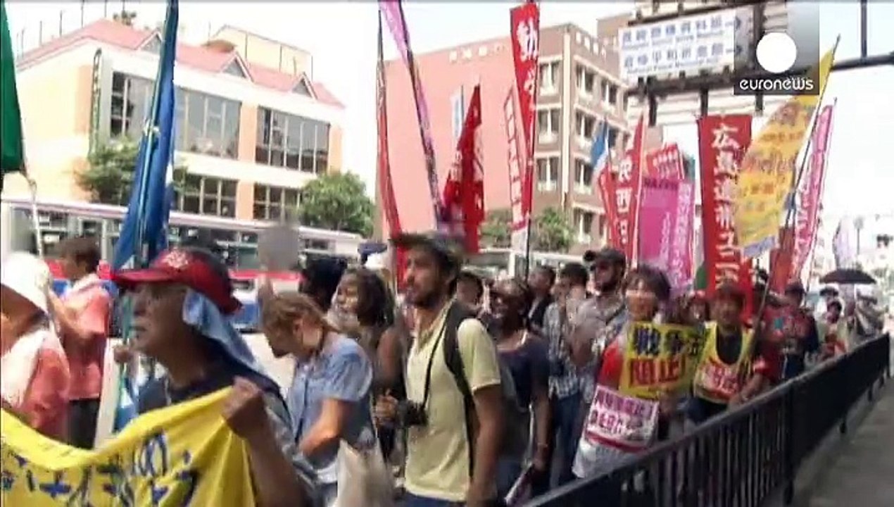 Pazifismus in gefahr: japaner protestieren gegen gesetzesentwurf