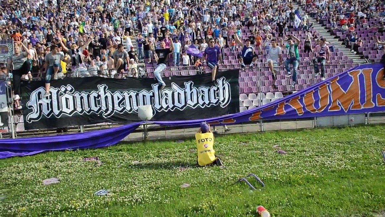 Inimi de cavaler! Galeria lui Poli Timisoara la 2-1 in meciul de 4-1 Poli-Dinamo