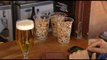 Un chiringuito de Castelldefels ofrece un refresco o una cerveza gratis a quien recoja un vaso de colillas de la playa
