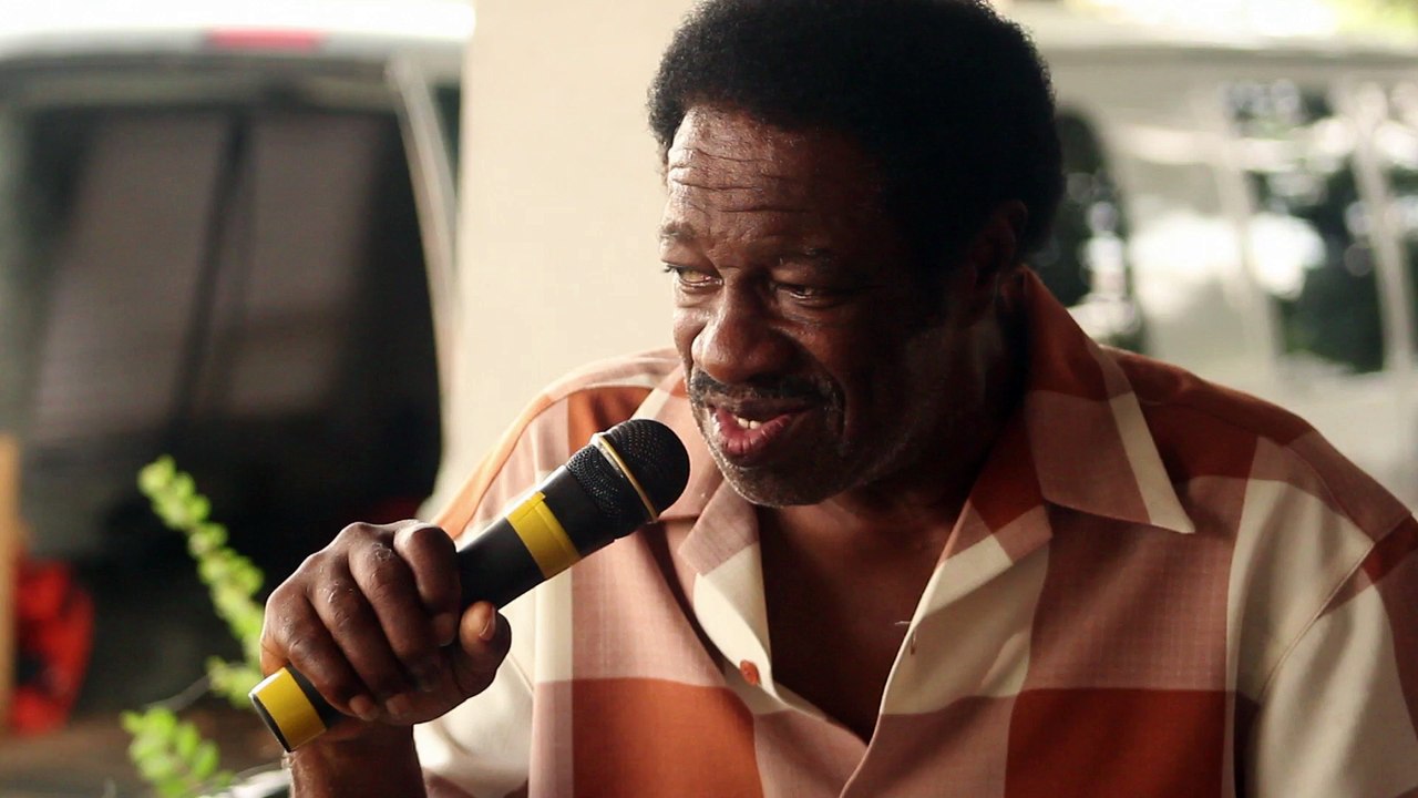 Ben Cauley sings 'Sitting On The Dock Of The Bay' Elvis Week 2015