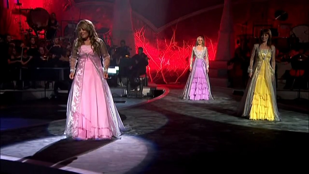 Celtic Woman - White Christmas (w/ Lyrics)