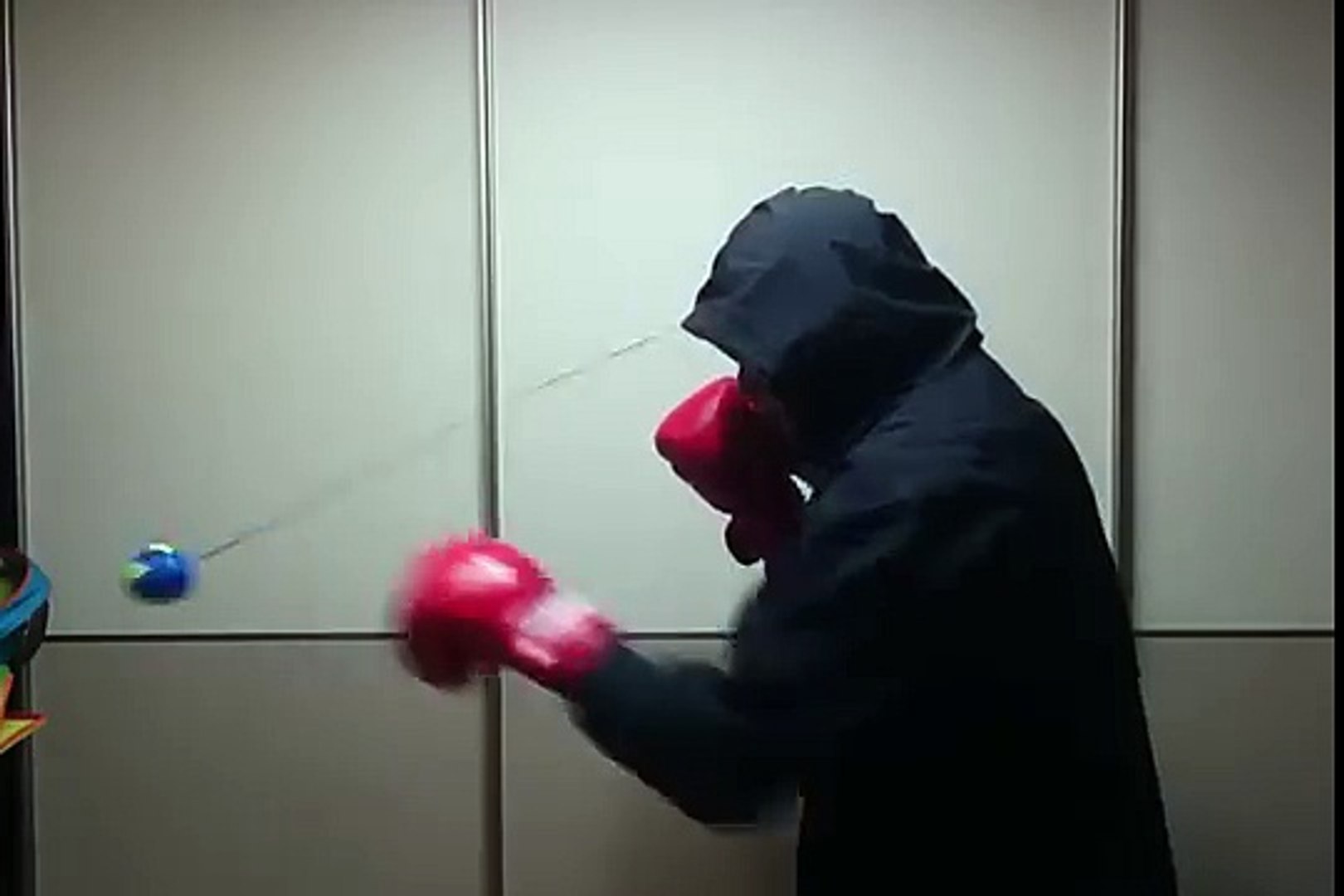 mach es flach Grammatik Paradies boxing tennis ball drill Liter