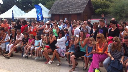 Les Sables animes battent leur plein dimanche après-midi