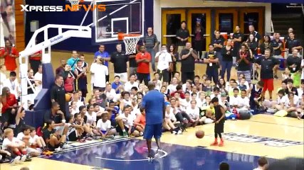 Impressionné par un petit gamin Michael Jordan offre des chaussures à toute son équipe