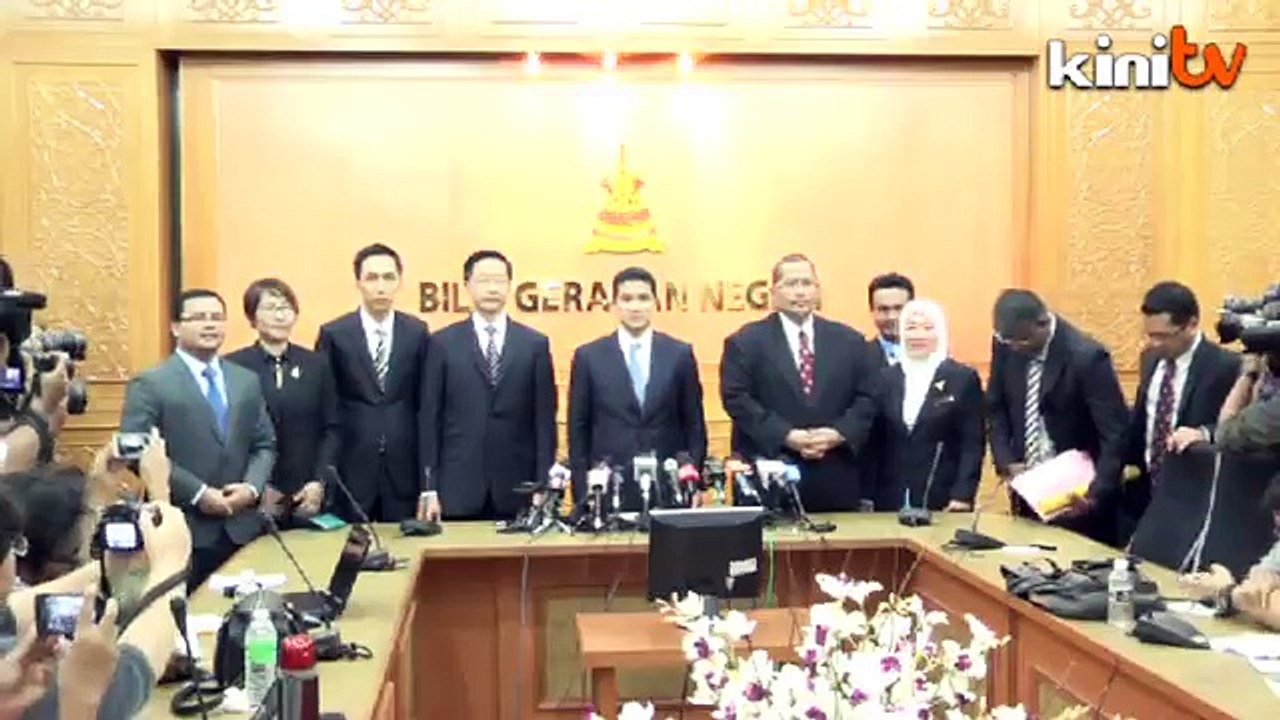 Azmin umum portfolio exco, PAS kekal dapat biro agama