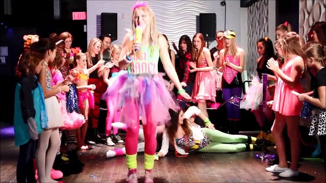 Taylor Swift - Shake it off Parody - Strutt Style