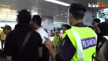 Kecoh: penyerta #JalanjalanHasut dihalau polis