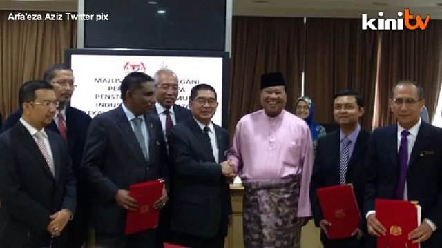 Khalid finalises water deal